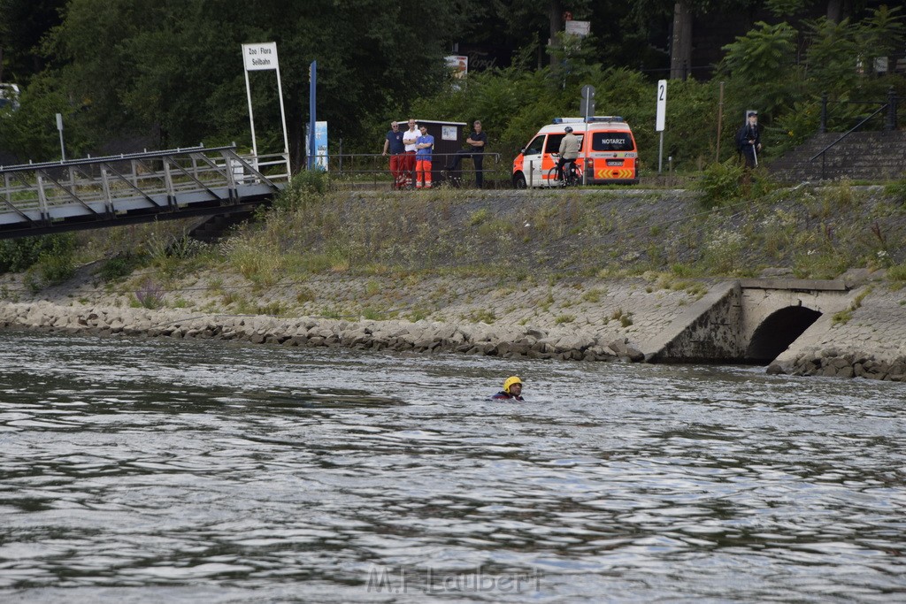 Uebung BF Taucher und Presse Koeln Zoobruecke Rhein P076.JPG - Miklos Laubert